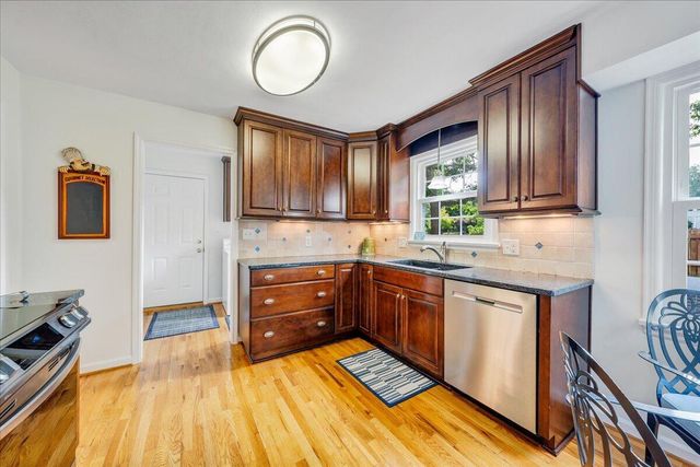 21 Queen Regent CT, Blue Ridge, VA 24064