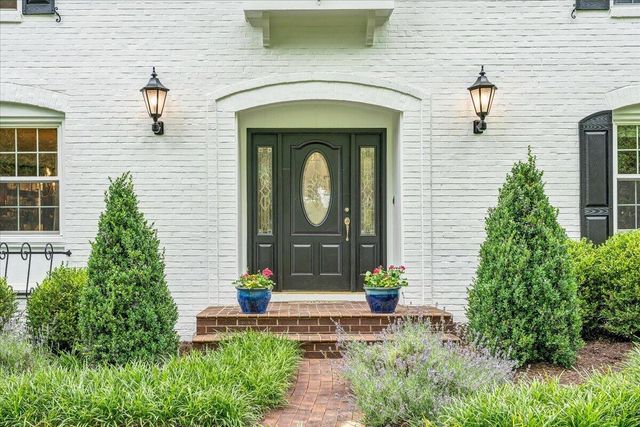 21 Queen Regent CT, Blue Ridge, VA 24064