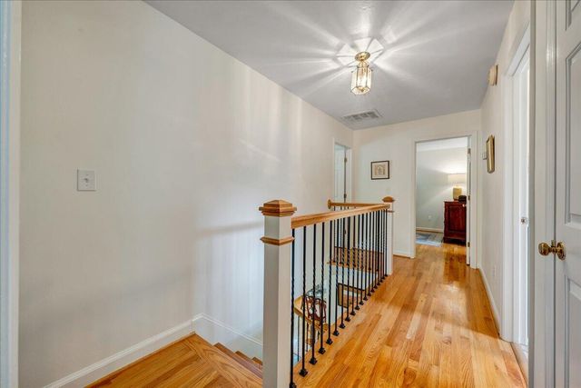 21 Queen Regent CT, Blue Ridge, VA 24064