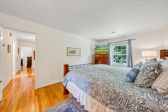 21 Queen Regent CT, Blue Ridge, VA 24064