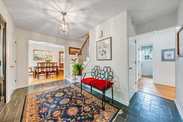 21 Queen Regent CT, Blue Ridge, VA 24064