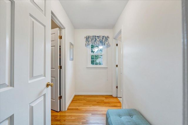 21 Queen Regent CT, Blue Ridge, VA 24064