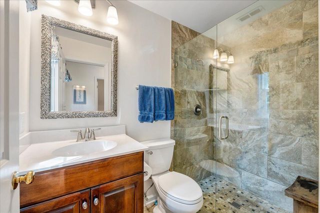 21 Queen Regent CT, Blue Ridge, VA 24064