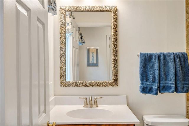 21 Queen Regent CT, Blue Ridge, VA 24064