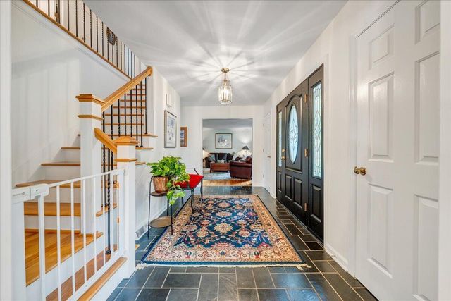 21 Queen Regent CT, Blue Ridge, VA 24064