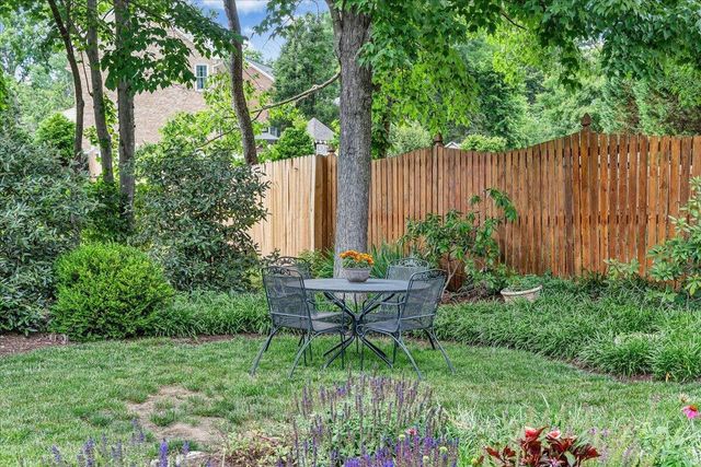 21 Queen Regent CT, Blue Ridge, VA 24064