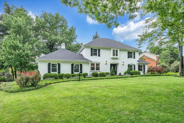 21 Queen Regent CT, Blue Ridge, VA 24064