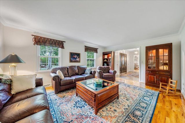 21 Queen Regent CT, Blue Ridge, VA 24064
