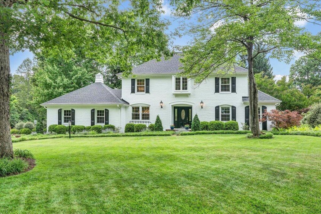 21 Queen Regent CT, Blue Ridge, VA 24064