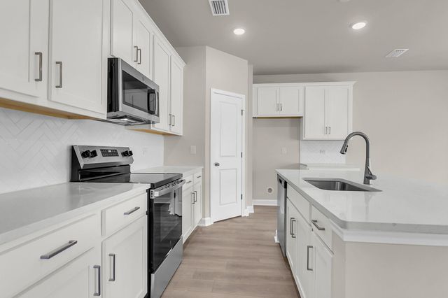 2073 Lavender Bloom Road, Ravenel, SC 29470