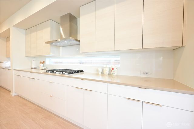 16327 25th St E, Lake Tapps, WA 98391