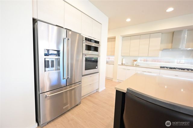 16327 25th St E, Lake Tapps, WA 98391