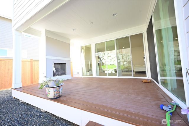 16327 25th St E, Lake Tapps, WA 98391