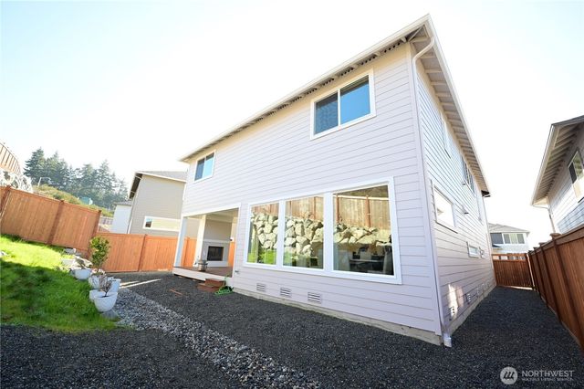 16327 25th St E, Lake Tapps, WA 98391