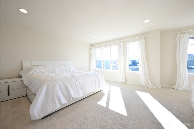 16327 25th St E, Lake Tapps, WA 98391