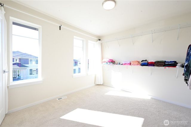 16327 25th St E, Lake Tapps, WA 98391