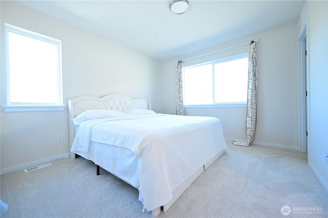 16327 25th St E, Lake Tapps, WA 98391