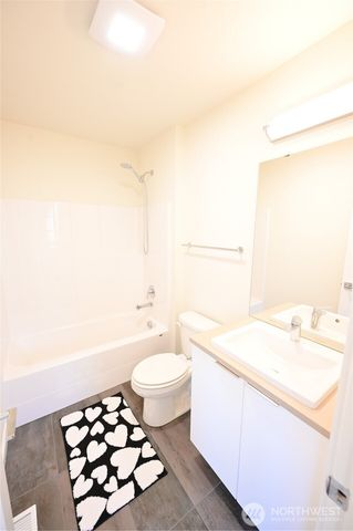 16327 25th St E, Lake Tapps, WA 98391