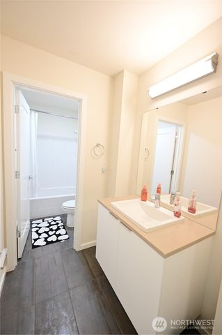 16327 25th St E, Lake Tapps, WA 98391