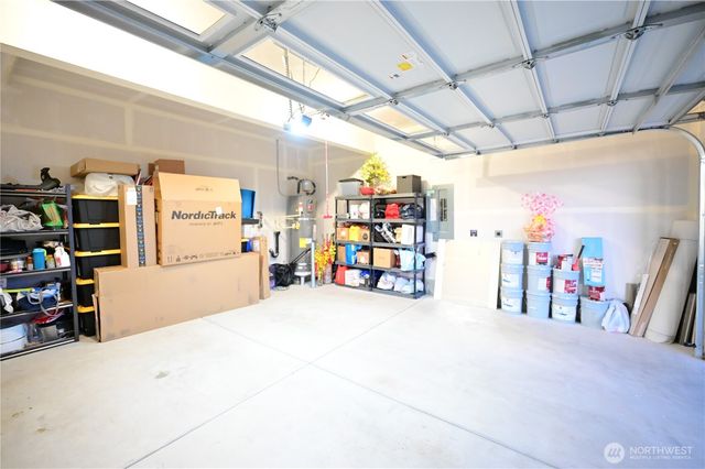 16327 25th St E, Lake Tapps, WA 98391