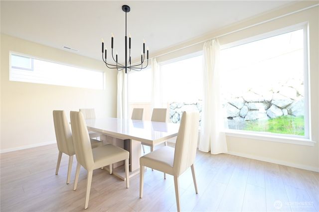 16327 25th St E, Lake Tapps, WA 98391