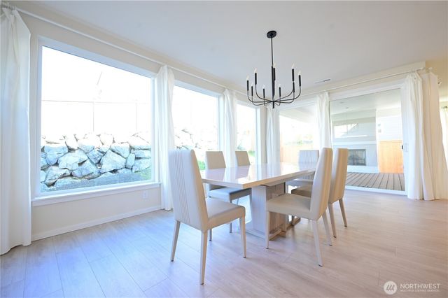 16327 25th St E, Lake Tapps, WA 98391