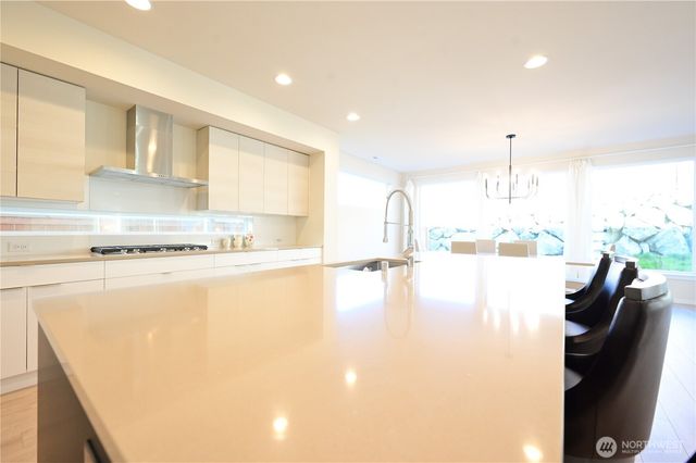 16327 25th St E, Lake Tapps, WA 98391