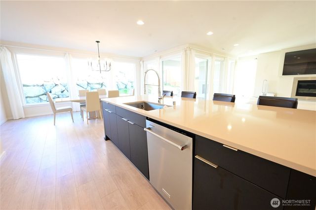 16327 25th St E, Lake Tapps, WA 98391