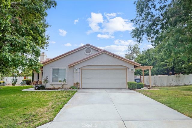 15589 Cheyenne, Hesperia, CA 92345