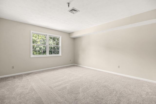 59 Mill St 302, Dracut, MA 01826