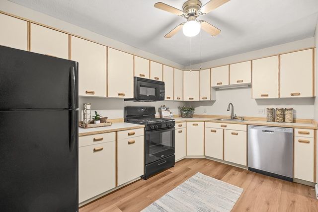 59 Mill St 302, Dracut, MA 01826
