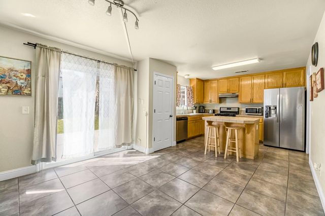 1050 Monterey Street, Madera, CA 93637