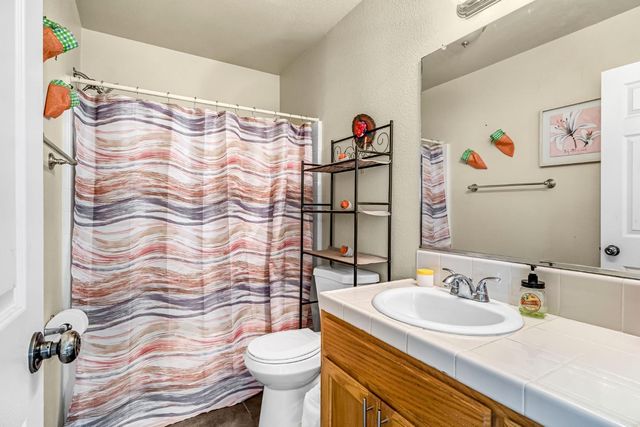 1050 Monterey Street, Madera, CA 93637