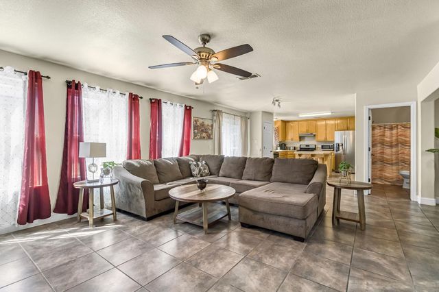 1050 Monterey Street, Madera, CA 93637