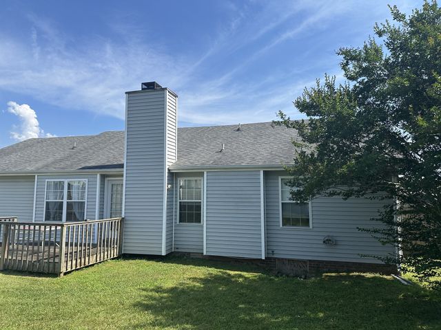 1279 Barbee Ln, Clarksville, TN 37042