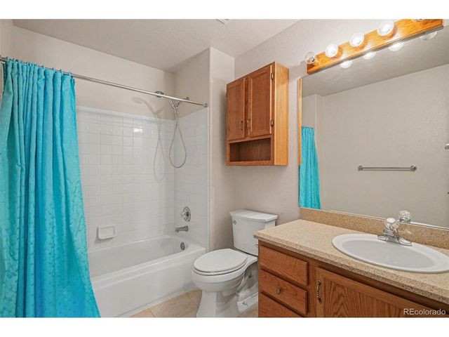 12412 E Caspian Dr, Aurora, CO 80014