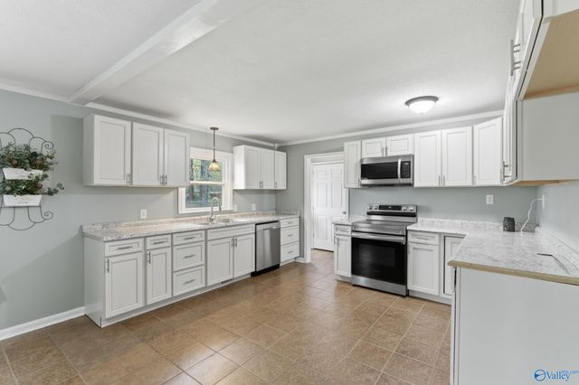 503 Broadway Street, Hartselle, AL 35640