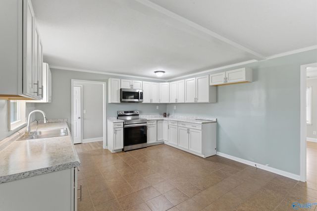 503 Broadway Street, Hartselle, AL 35640