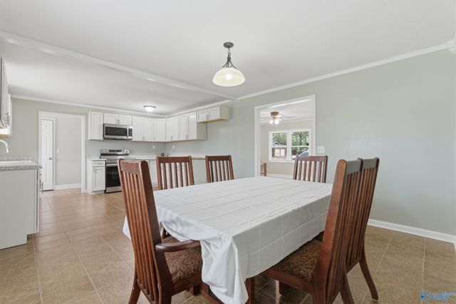 503 Broadway Street, Hartselle, AL 35640