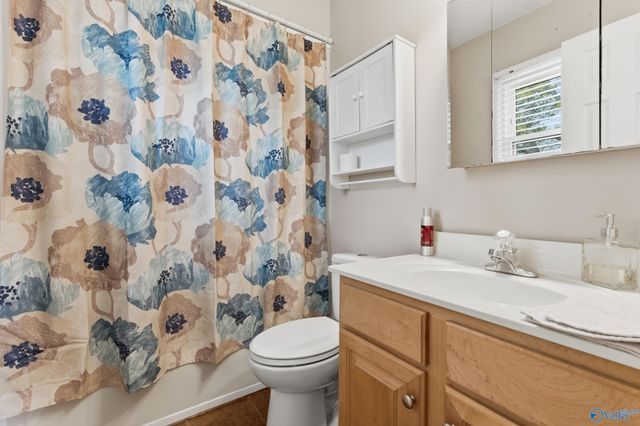 503 Broadway Street, Hartselle, AL 35640