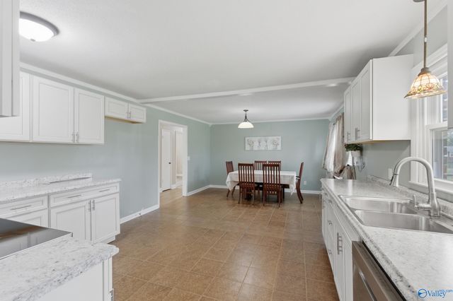 503 Broadway Street, Hartselle, AL 35640