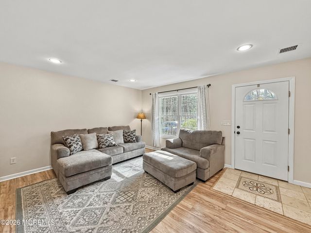 239 Crescent Avenue, Jackson, NJ 08527