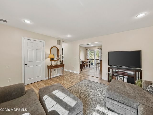 239 Crescent Avenue, Jackson, NJ 08527