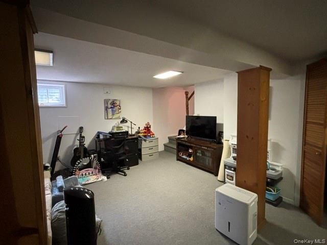 12 Federal Lane, Coram, NY 11727