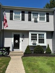 12 Federal Lane, Coram, NY 11727