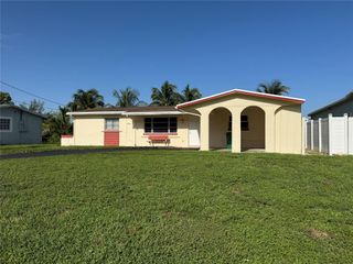 5451 SW 55th Ave, Davie, FL 33314
