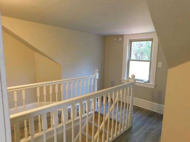 1885 Hawthorne Avenue E, Saint Paul, MN 55119