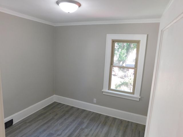 1885 Hawthorne Avenue E, Saint Paul, MN 55119
