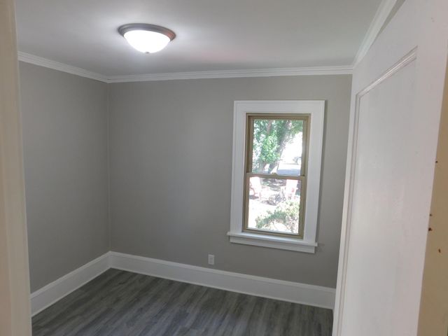 1885 Hawthorne Avenue E, Saint Paul, MN 55119