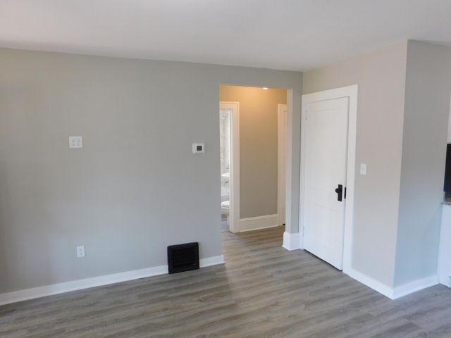 1885 Hawthorne Avenue E, Saint Paul, MN 55119